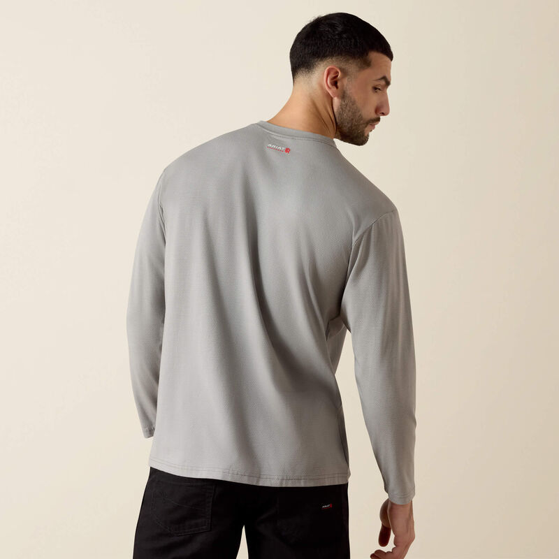 Backview of a man wearing Ariat Baselayer T-shirt in grey